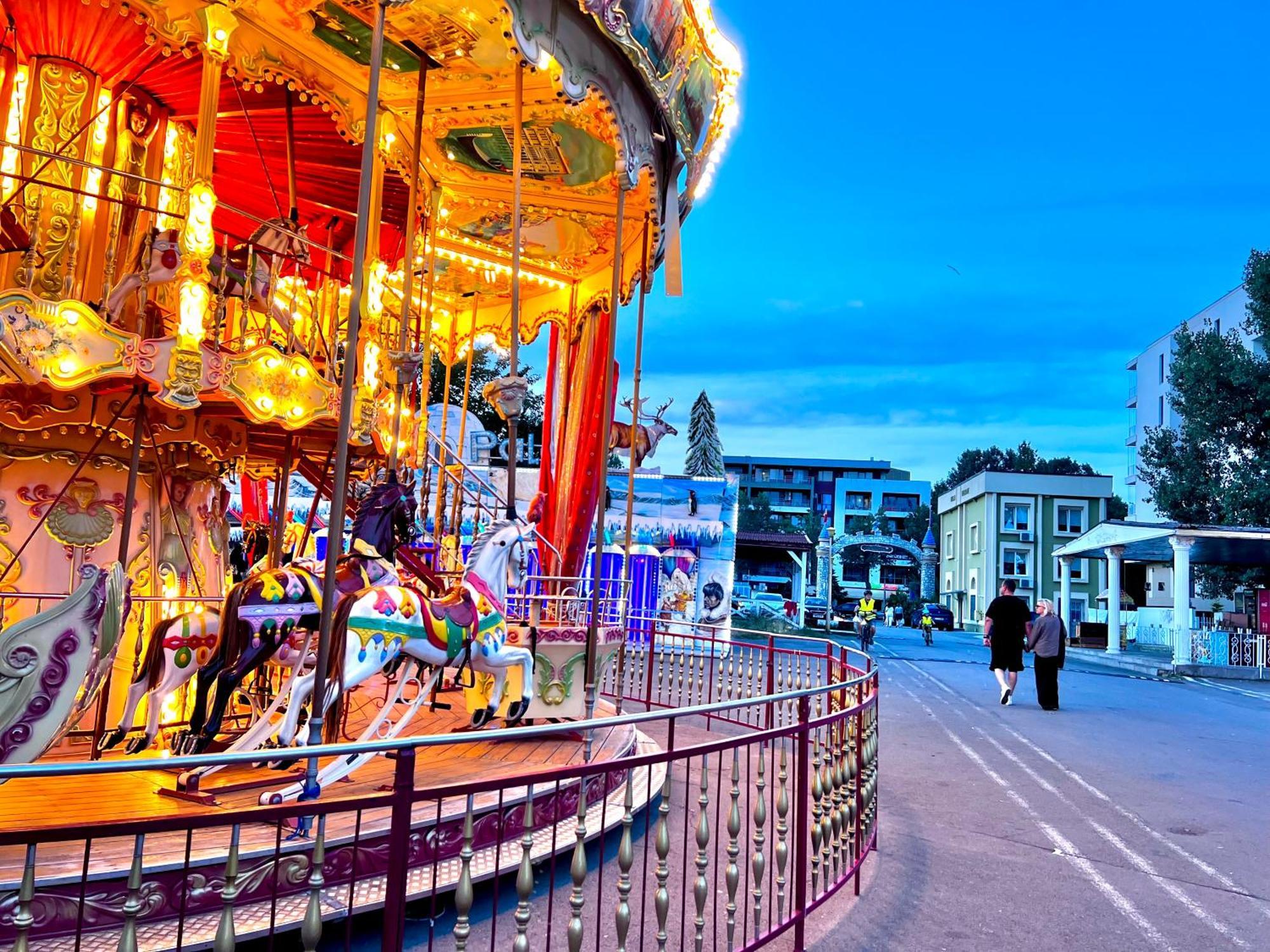 Coralia Luna Park Apartments Mamaia Eksteriør billede