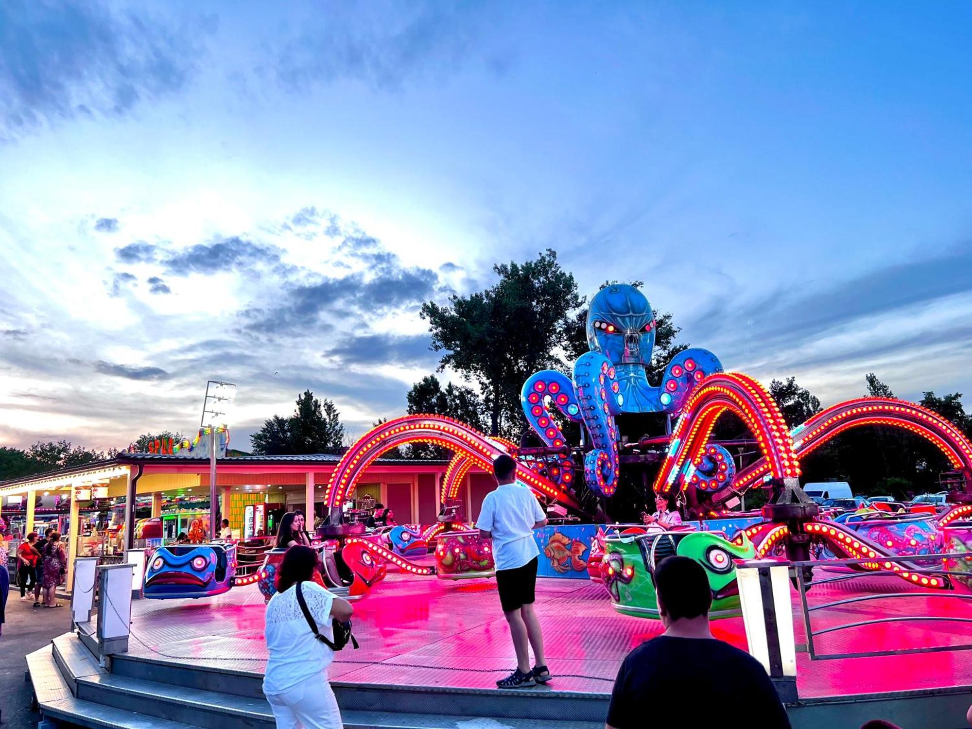 Coralia Luna Park Apartments Mamaia Eksteriør billede